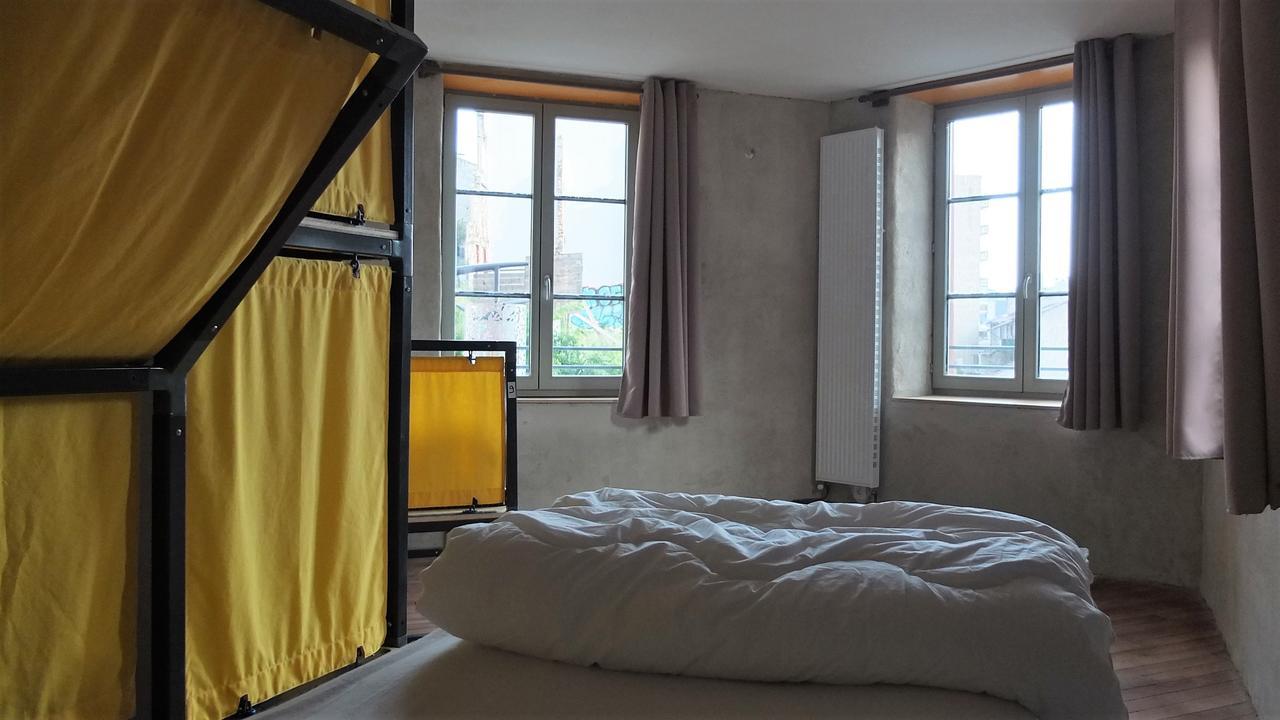 La Maison Rouge - Backpacker Hostel Saint-Etienne  Exterior photo